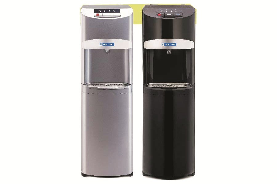 Bottom Loading Dispenser.
Colour: Silver/Black