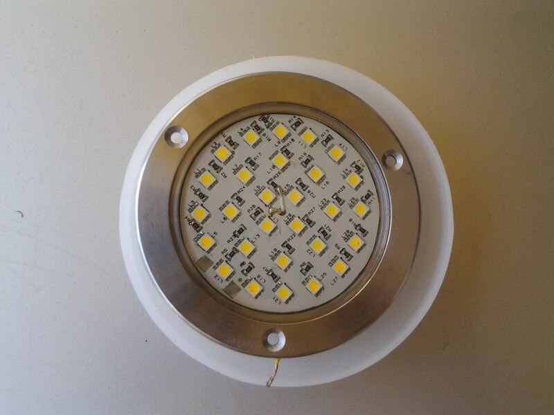 High quality water feature and fountain under water LED lights with suitable power driver available. Wall Washer type, stand type, focus type and Nozzle Mounted Lights available.