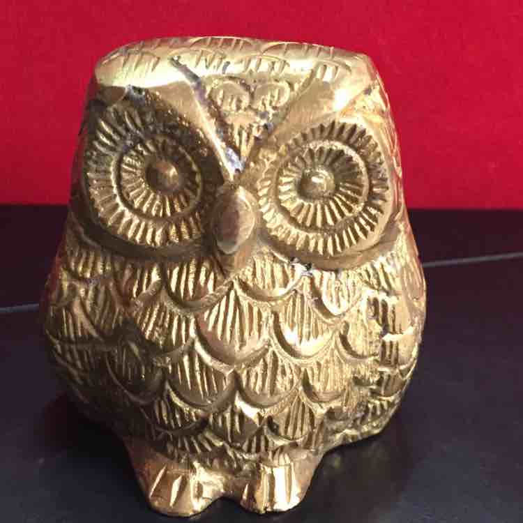 Brass casted owl.. Casted by hand.. Jaipur , Rajasthan , India.. Size -2