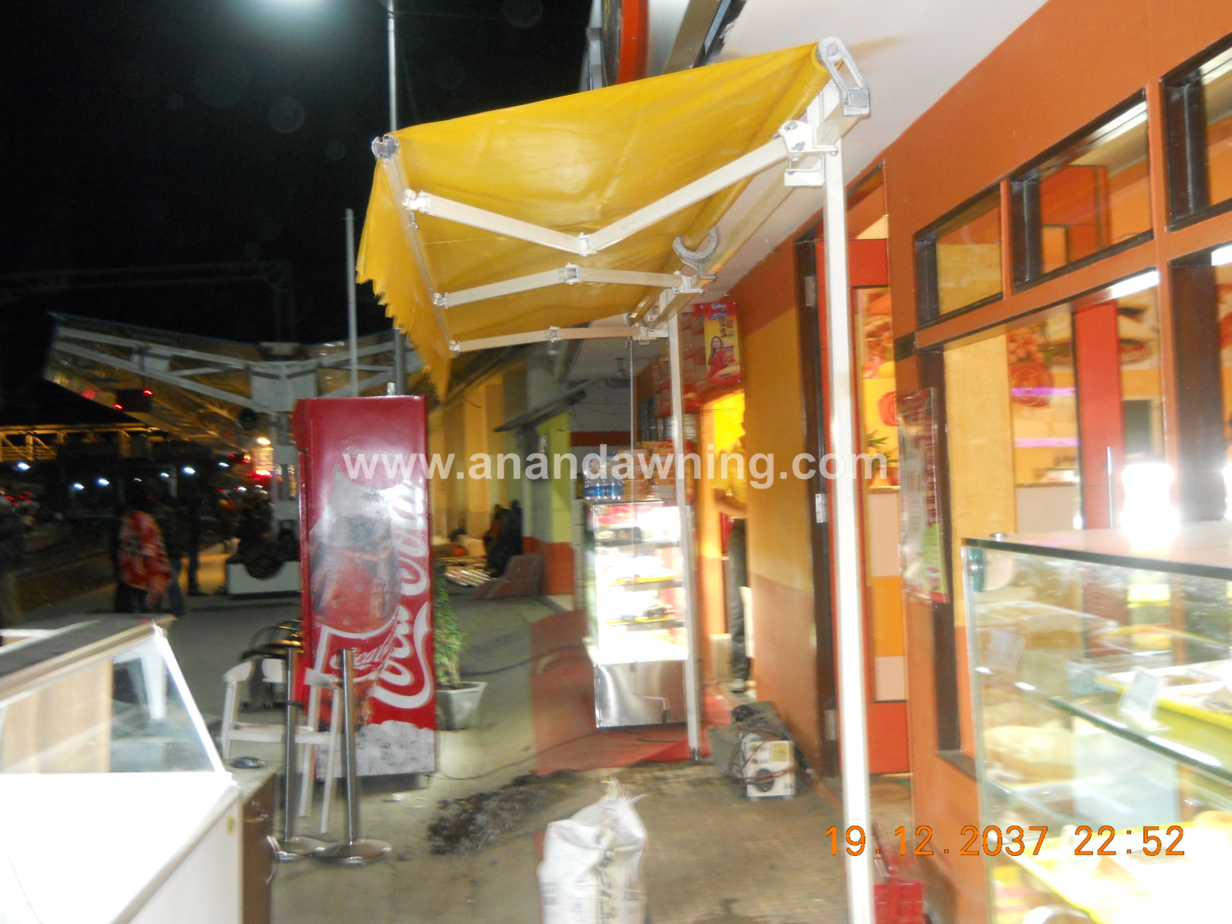 We are occupied in providing our customers a high quality array of Folding Shade. The offered shade is designed as per the set industry rules using quality accepted raw materials. Keeping in mind the varied needs of our customers, we offer the whole range in various sizes, shades and other related specifications.
Features:
Temperature resistance
Durable finish standard
High strength