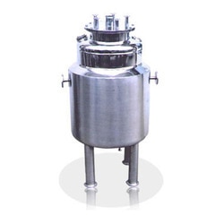 With the aid of our highly experienced professionals, we are instrumental in manufacturing and supplying innovative quality Fire Heat Steam Tank. This equipment is highly demanded for its energy efficiency as it prepares food with steam. Developed using seamless steel frame, and quality approved components, this high performing steam tank can be ordered from us at the best price.
Features:
Faster steam generation
Heavy duty construction
Chemical resistant