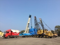 We are a leading service provider for the Loading And Unloading Crane Service.We do all types of loading and unloading services. This is Loading of a 200Ton Cargo using 3 no cranes.