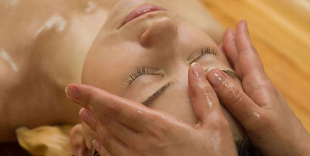 Head Massage Duration 30 minutes With proper force in our hands along with velocity, the hands run through rapidly, yet smoothly around your head. It seems pretty odd, but when you are in need of a head massage, it gives you immense relief. And what comes with force and velocity? Energy. Yes, your head gets enormously energised and it relieves you of any tension that tried to find a place in your head. In a long run it can be very useful to avoid blood pressure. This energy reaches your eyes and your vision is clear of any fatigue or tension. Our head massage 30 minute massage also triggers the mastermind pituitary gland which then, puts all the secretions onto the right track that also arrests any abnormalities in the cardiac zone.