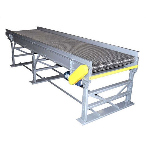 Backed by vast industry experience, we are engaged in offering a premium quality range of SS Belt Conveyor.
Features:
Smooth functioning
Robust design
Anti-corrosive