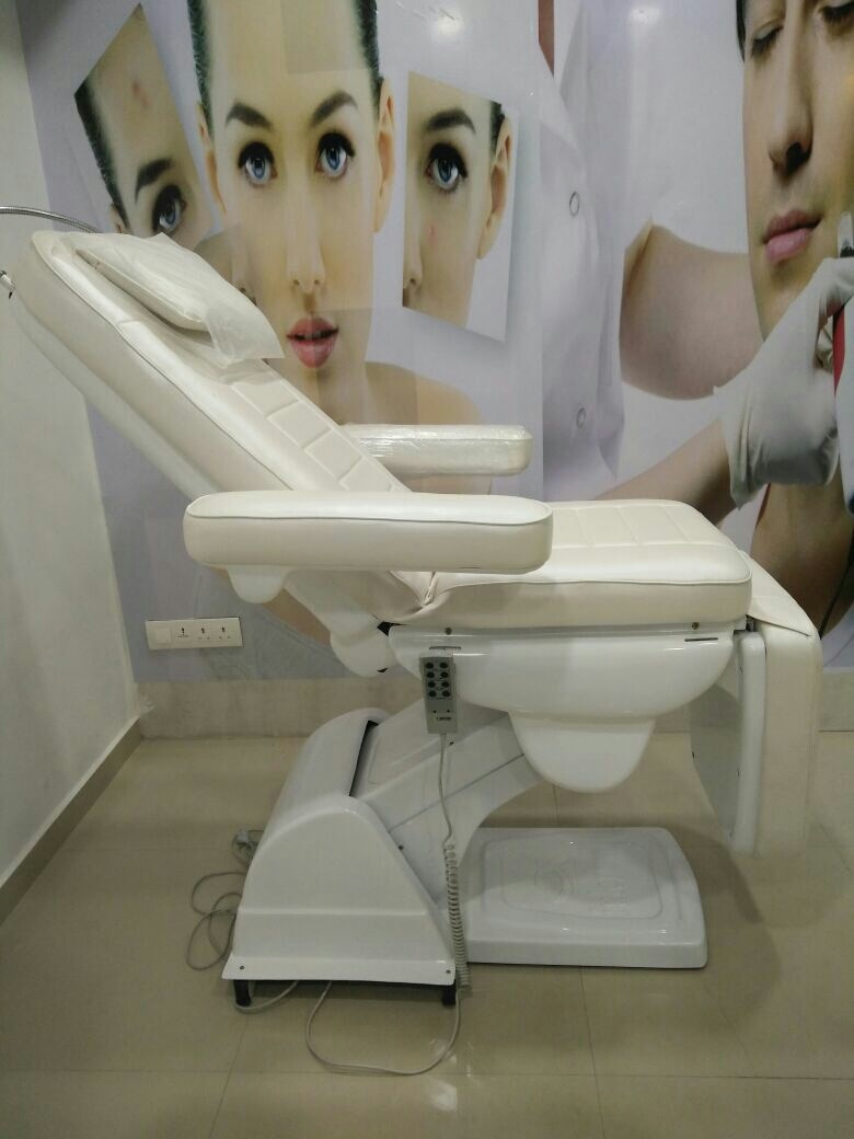 Derma chair used to do all cosmetic procedures and hair transplantation..