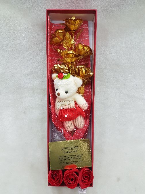 bunch of gold foil roses with heart pendent for gifting purpose