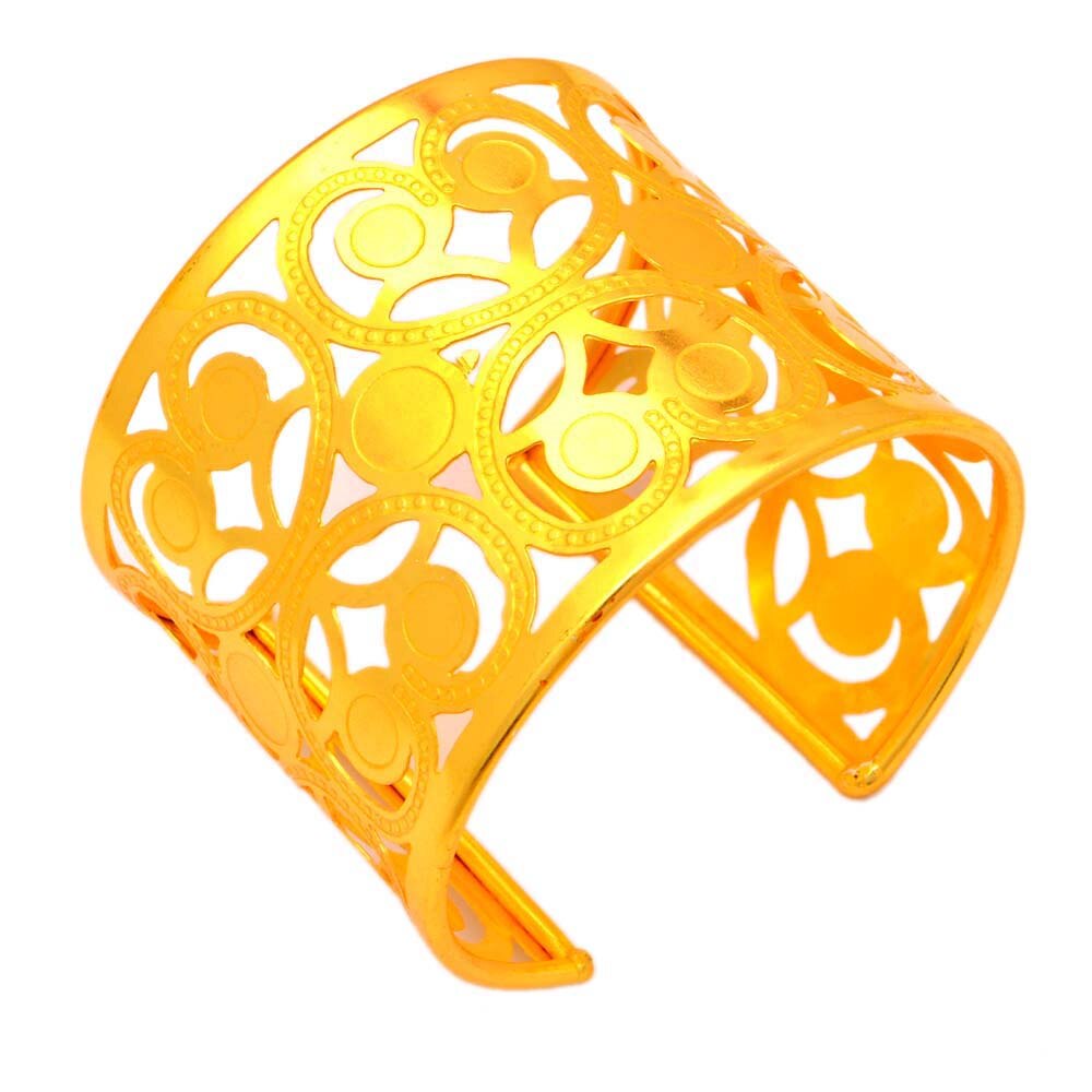 Assisted by the team of experienced craftsmen, we are able to manufacture and export an assortment of Designer Bracelet. In our production unit, we design these bracelets by using well sourced natural sea shells. Our comprehensive collection is commonly worn on regular basis which results in enhancing the beauty of wrist. Additionally, we deliver our entire range of Designer Bracelet to the customers by knowing their defined budgetary requirements.
PRODUCT DETAILS :
Metal used = Base metal with Gold Plating
Width = Approx 2 Inch
Size = Adjustable