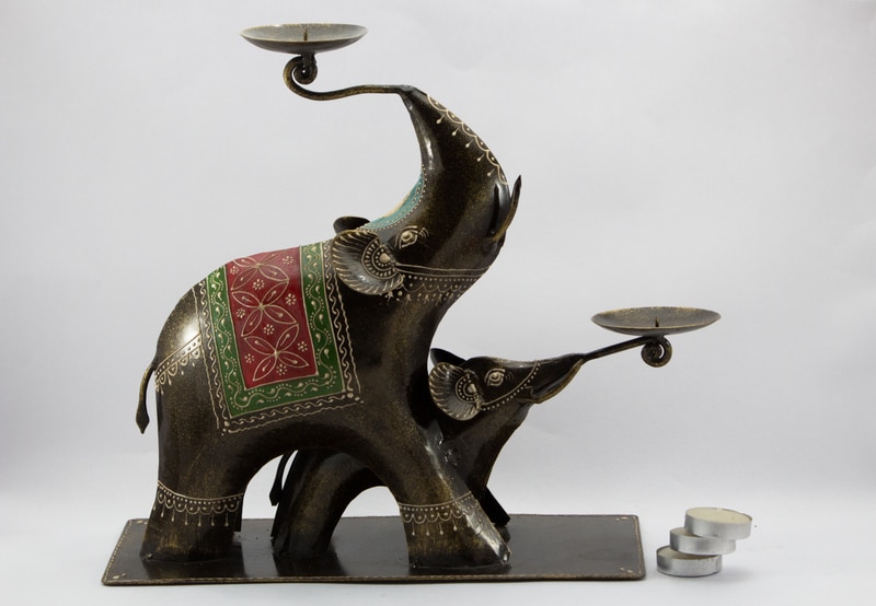 Hand Painted Metal Elephant T-Light Holder are made by the hands of the expert artisan from Jaipur which is finished with Hand Painted Art work and use for home decor as well as use for gift purposes.
PRODUCT SPECIFICATION:
*Material-Metal
*Size-11*12*4.5 inches
*Color-Brown and Red , Green color
*Dimension-11*12*4.5 inches
*Application-use for decoration as well as gift purposes