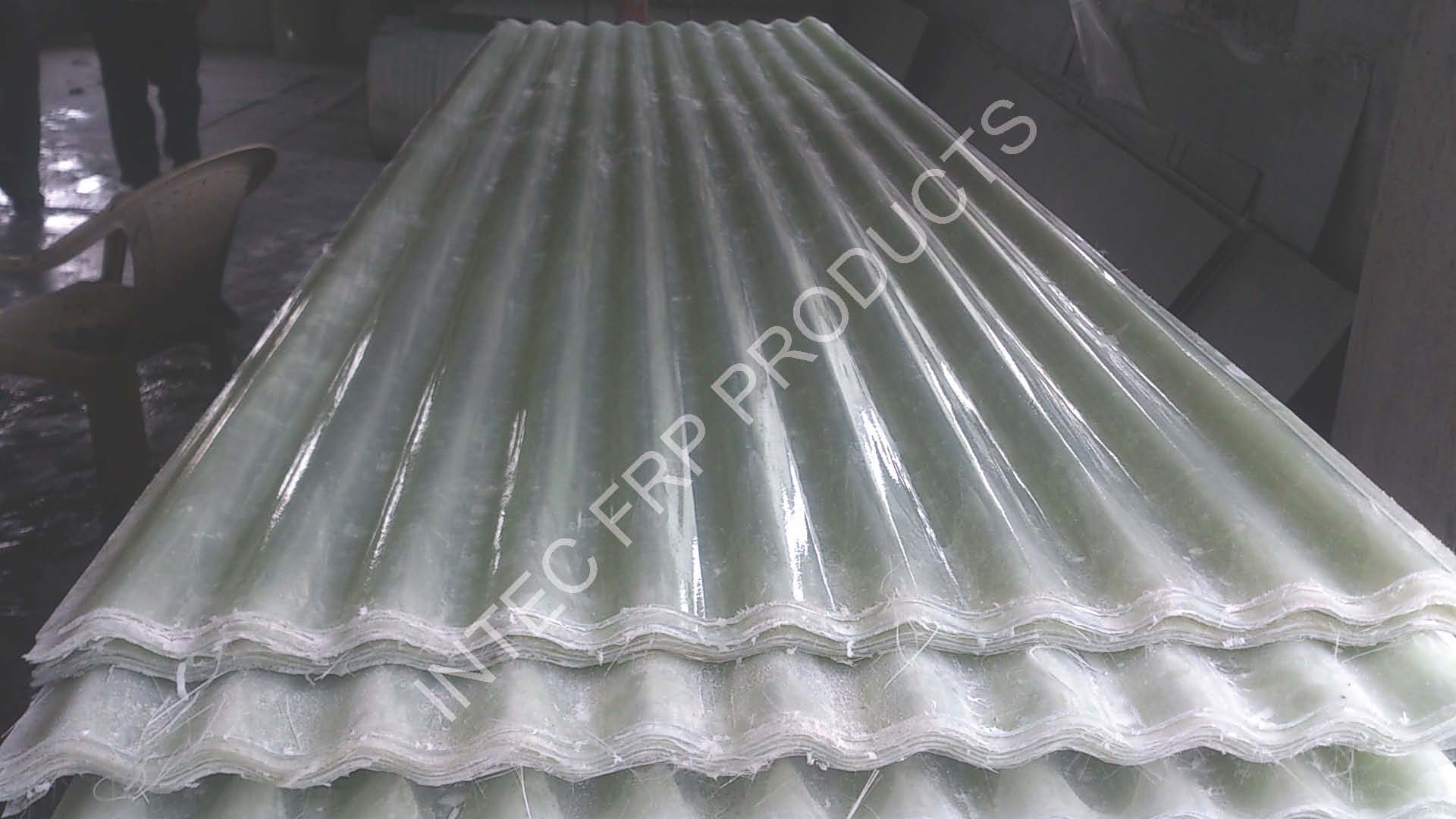 Fiberglass transparent roof panel is an excellent lighting material of new generation strengthened day lighting panel..Translucent roofing and siding panels are used across the world to help reduce energy coasts and improve work conditions by utilizing natural light.