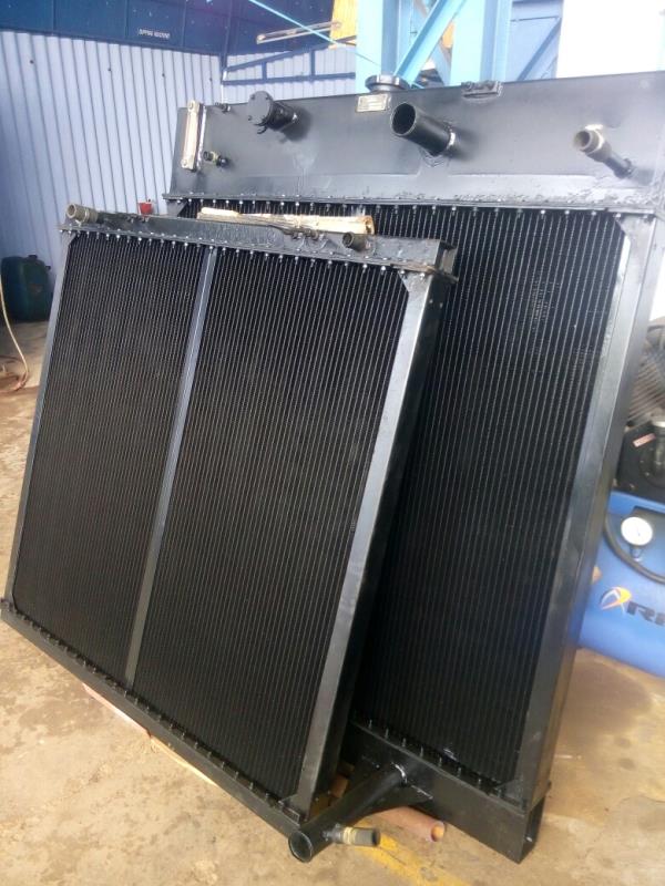 380 Cummins Engine Main Radiator and After Cooler Radiator Assemblies