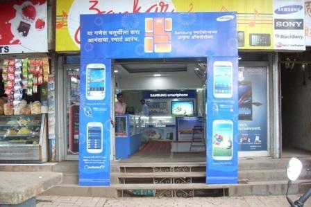 We are specialist manufacturers and suppliers of Promotional Gates & Canopies of varying sizes and colors that match the specifications furnished by the clients. Our clients can brief us how many times and at which position logo of the company should be printed. These Promotional Gates & Canopies are offered by us in square and rectangular shape and in various colors.