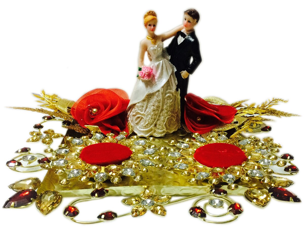 Wedding ring platter with double ring holders. Its shiny & bright , perfect to make your special day the most memorable .
Platter Size: 10