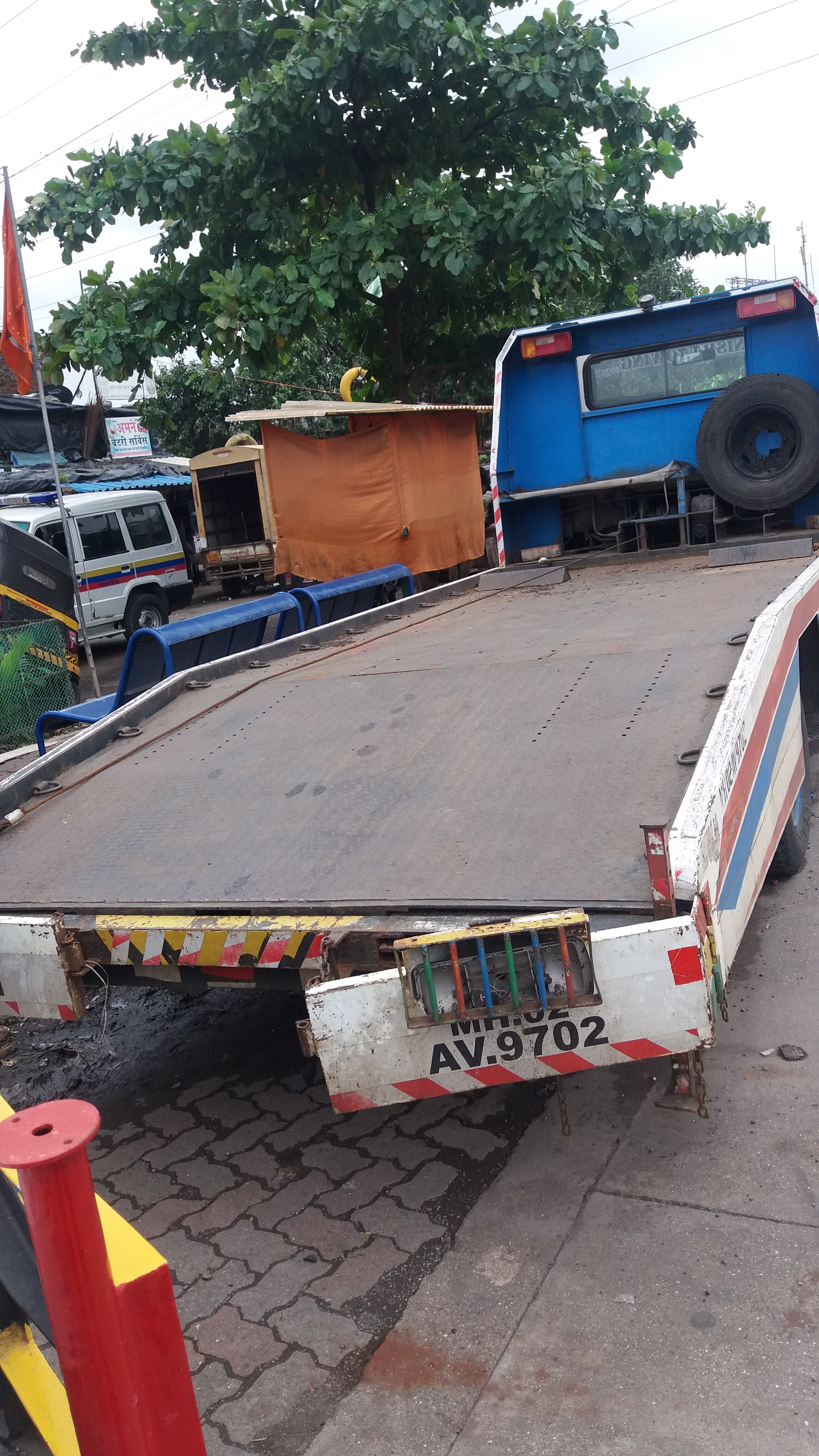 We are Specialist in all kind of Towing Services
