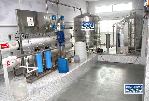 Mineral Water Plant We offer world-class mineral water plant. This mineral water plant is designed as per the advanced technology. These water mineral plant use the multistage fine filter, UV sterilizer, terminal fine filter to remove larger molecules namely colloid and germ. After treatment water becomes safe for drinking purpose. We are providing our esteemed clients Mineral Water Plant that is manufactured using the finest quality components and progressive technology. Mineral water plant Features: Precisely design Easy to use Sturdiness