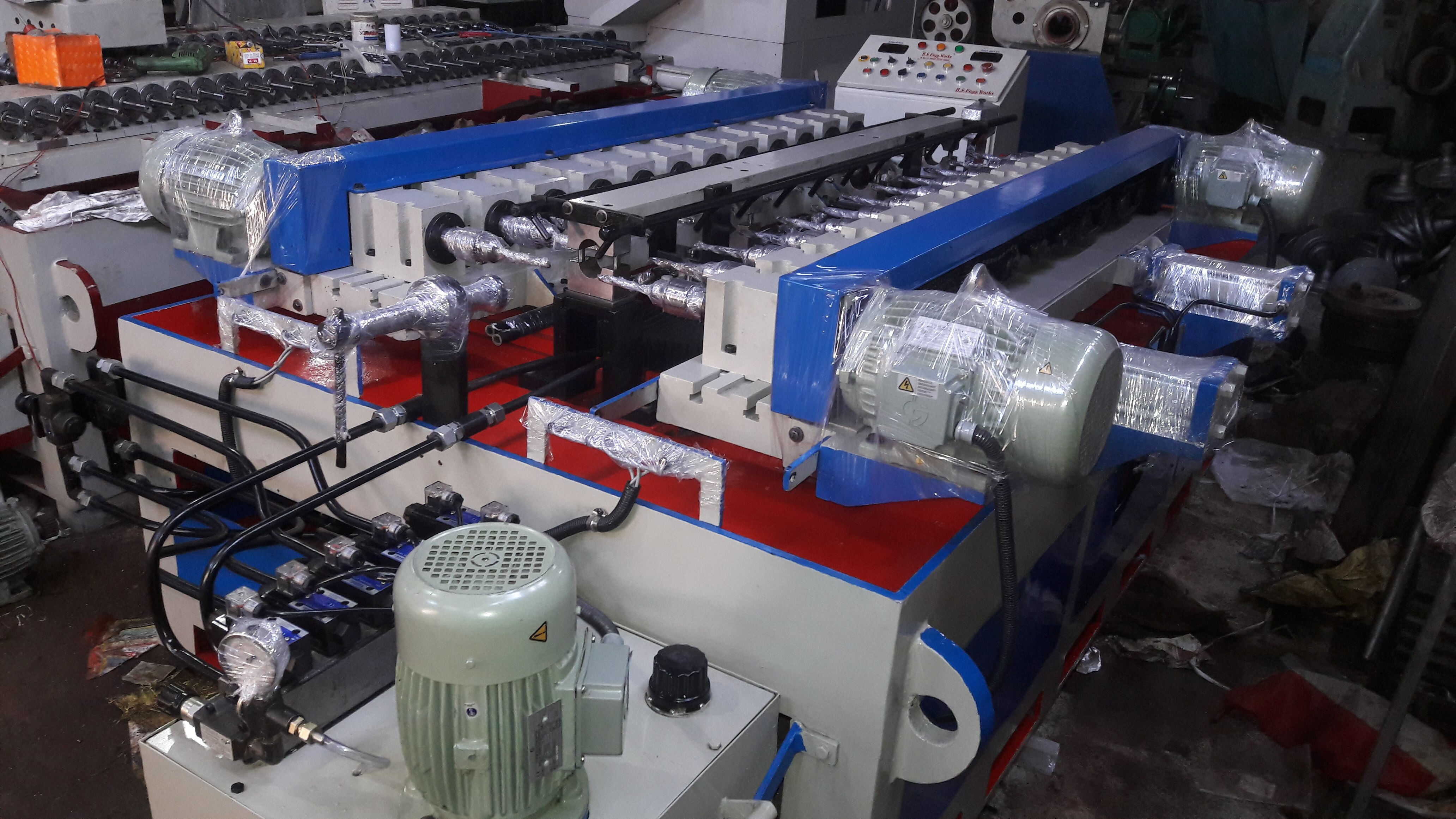 Scaffolding Inner Prop Drilling Machine (Semi Automatic Model)
Keeping in mind the growing requirements of Scaffolding Industries, we are engaged in offering sophisticated range of Multi Spindles Drill Machines for Inner Prop. These machines are widely used for Drilling of the Components Specially in Inner Prop. Available in different capacities, these are widely appreciated by clients for high performance and low maintenance.This Machine is specially design to boost the Production at lowest labour cost with high level of accuracy in Inner Prop (Scaffolding).