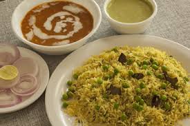 MATAR PULAO WITH DAL MAKHANI