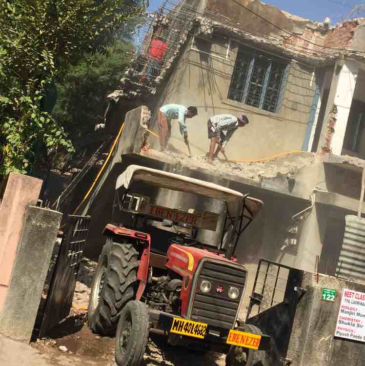 Any sizes any type & any hard concrete we break goodly 🚜