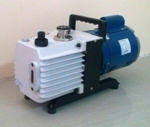 VP 50 / 100
Capacity : 50 / 100 LPM
Air Cooled Portable Double Satge,
Direct - Drive Rotary High Vacuum Pumps
