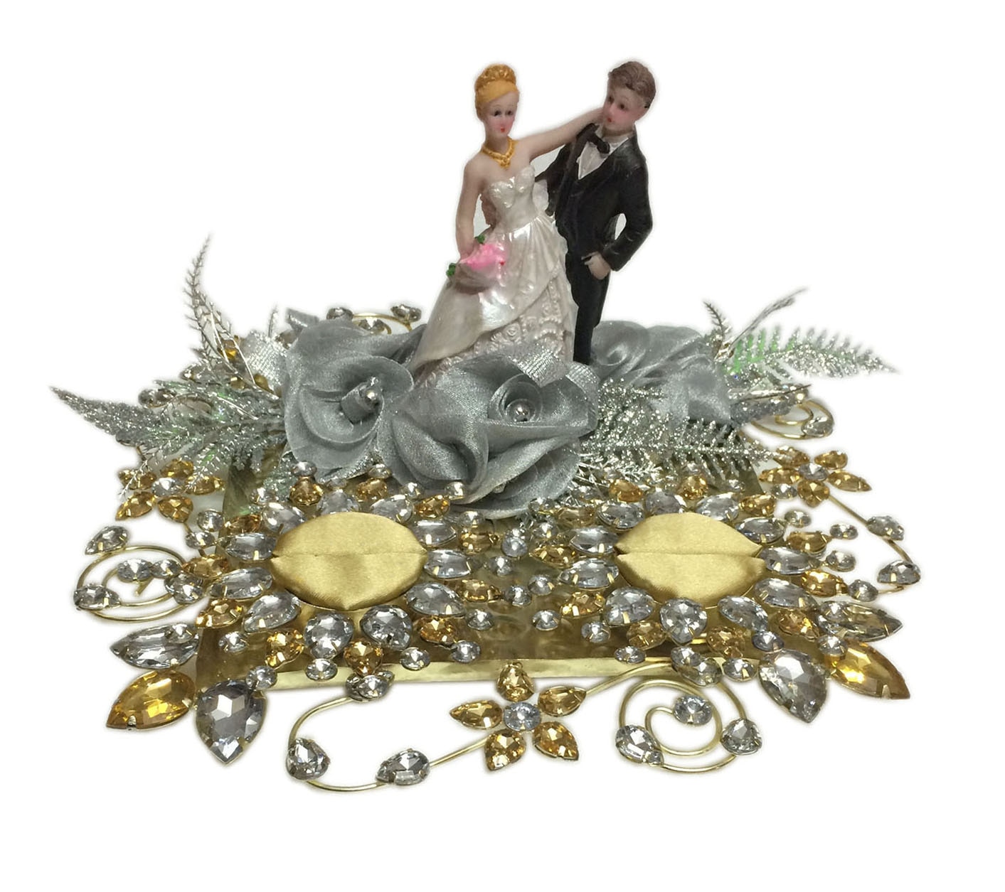 Platter Size: 8″X8″X5″ approx.
Colour: Silver & Gold
Material: Metal & Fabric
Purpose: Wedding/Engagement Ring display .
Note: Image shown above is Indicative only, Color may differ from the picture shown (Features will remain same or More)