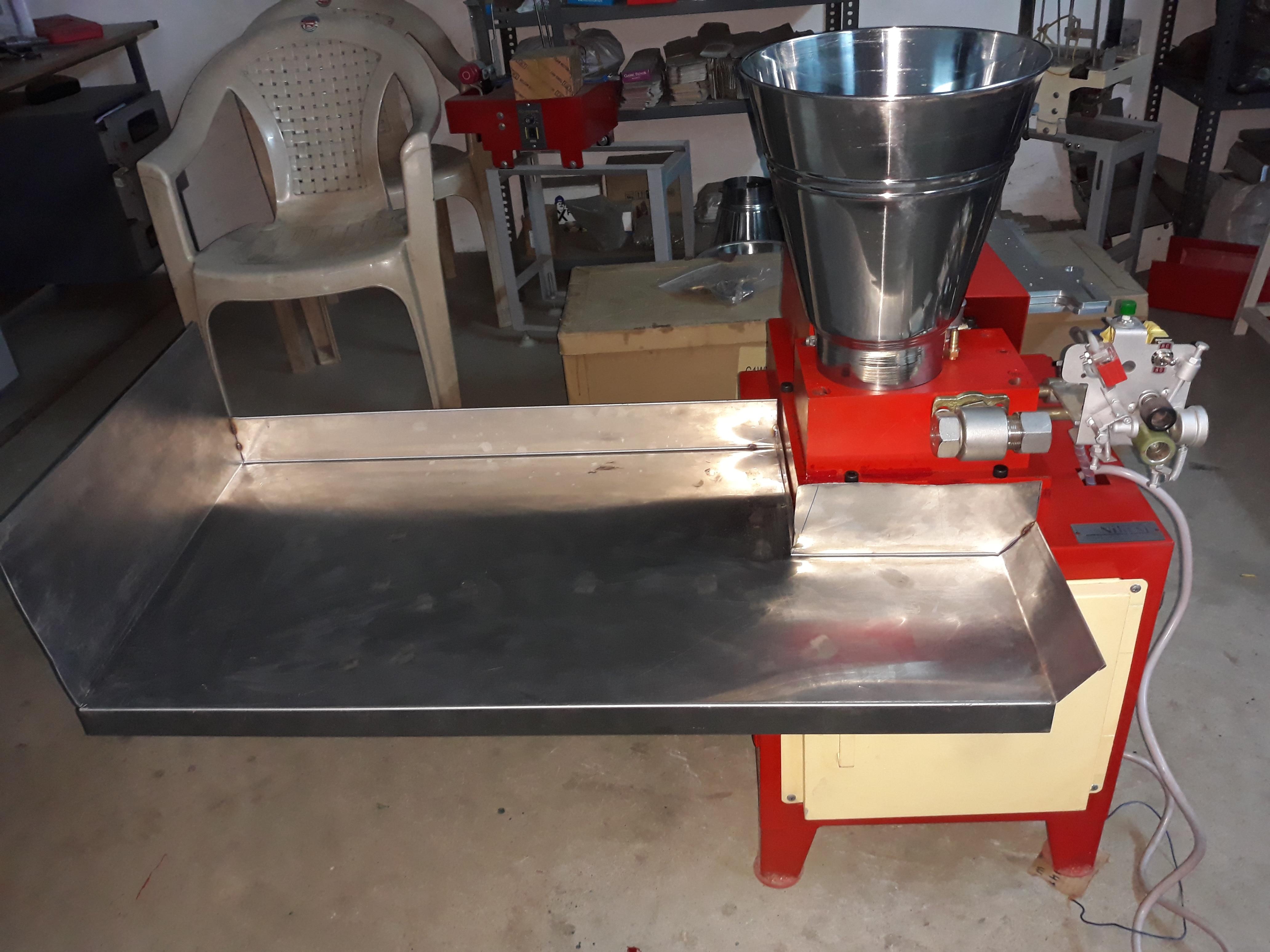 Fully Automatic Agarbatti Making Machine.
250 Minit