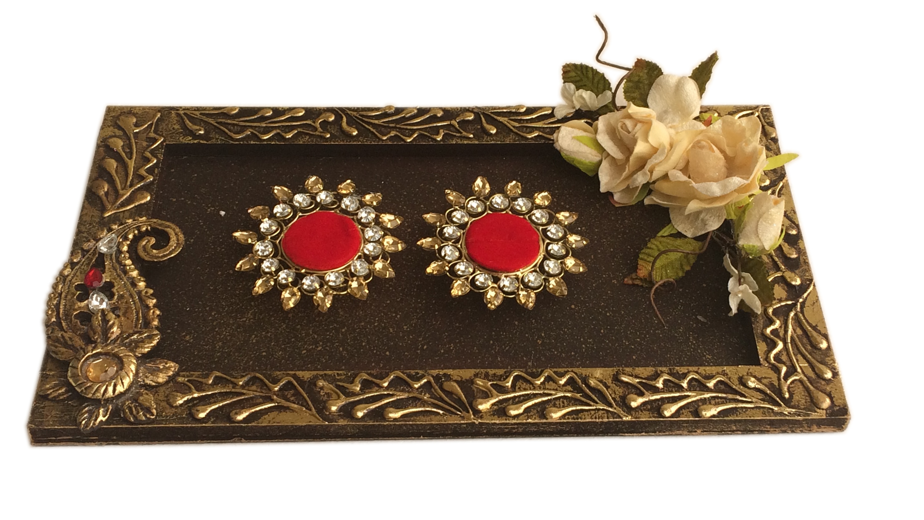 Platter Size:9.5″X14.5″X1.5″
Material: Wood & Metal
Purpose: Hold & Display Wedding Ring
Colour: Brown & Golden
The texture design on the platter is a special effect not a defect.