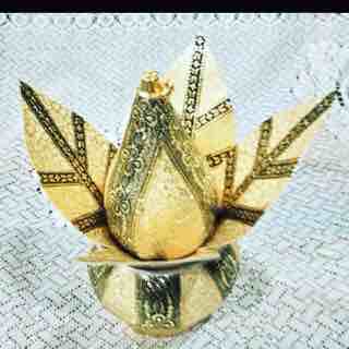 Made by stainless steel overlapping by leather sheet with oxidise work