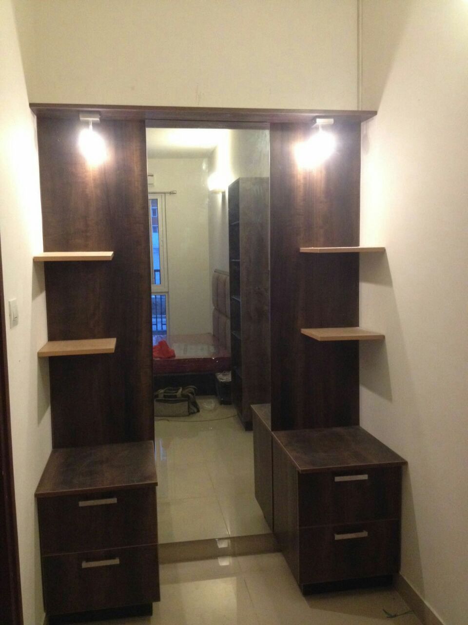 DRESSING TABLE