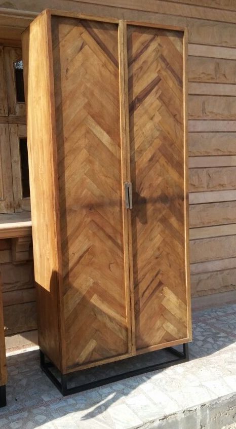 Reclaim wood Almirah