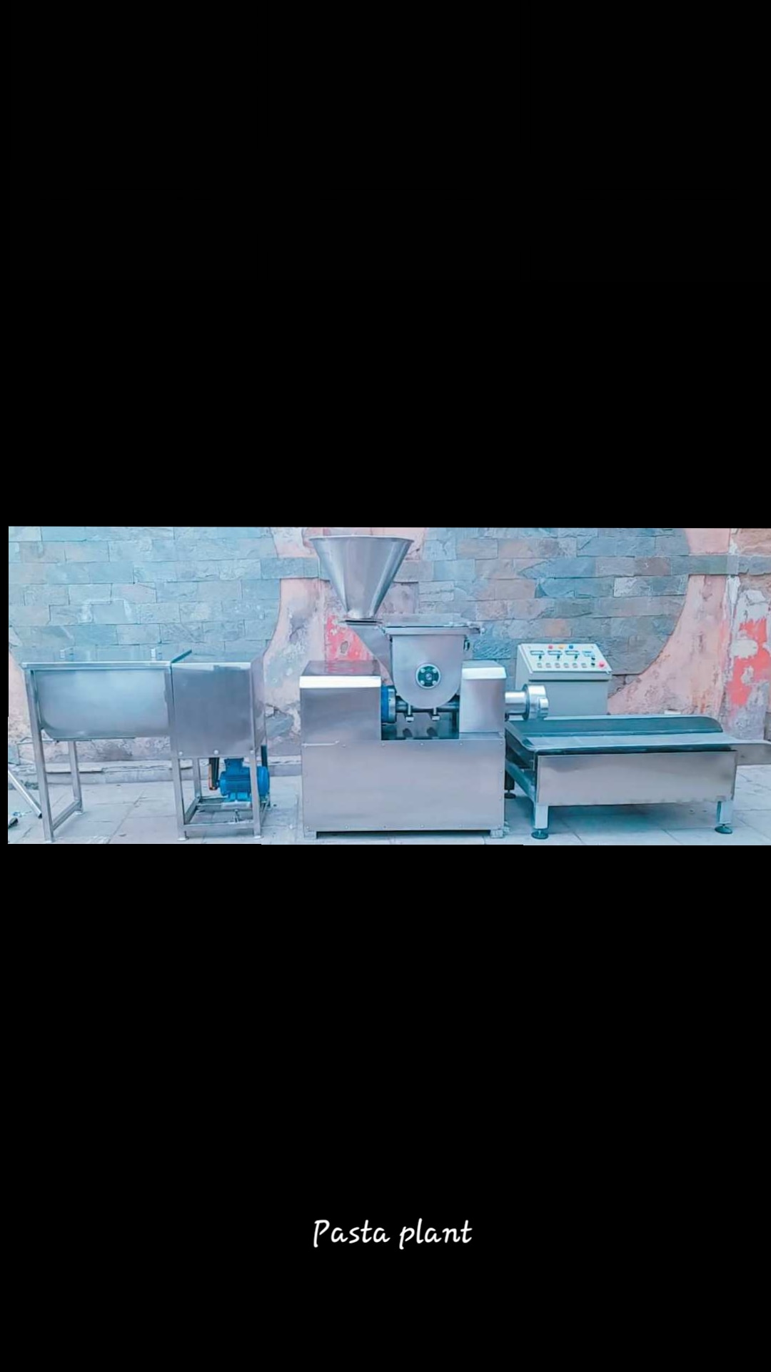 This is the semi automatic Pasta machine ,capacity of 100-120kg/hr.