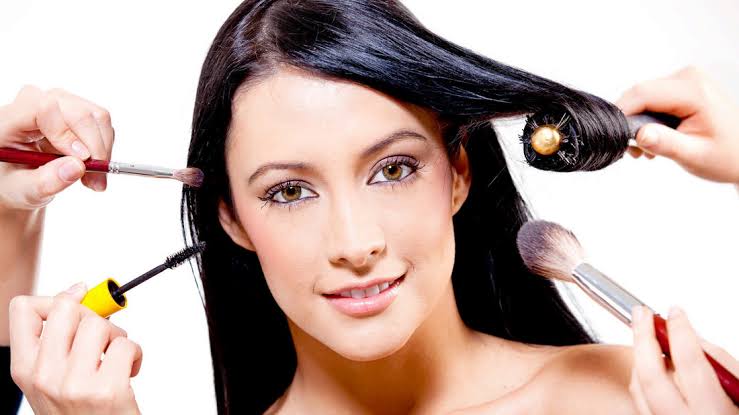 Talented hands of our experts indulge your senses with state of the art techniques & bring out the new you.