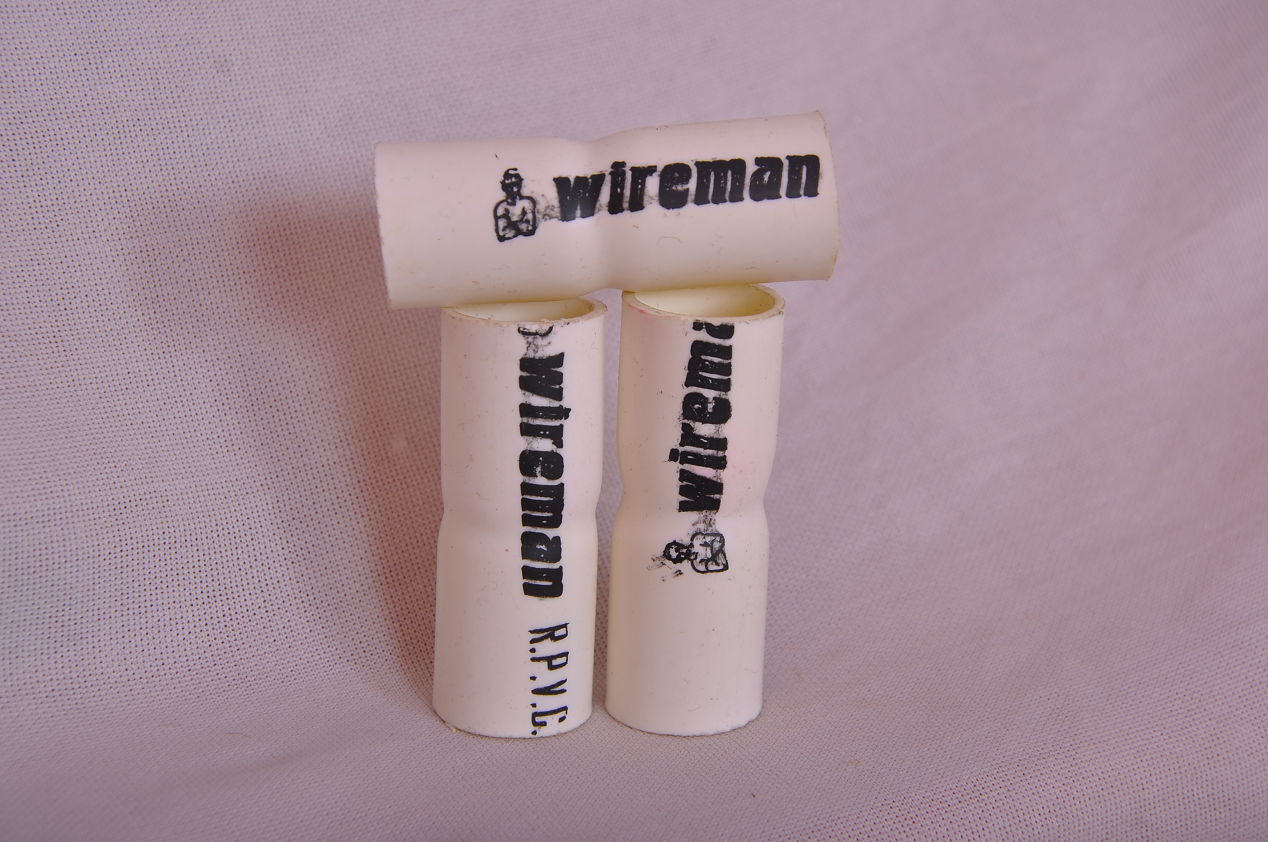 FOR 20 MM CONDUIT
COLOR : BLACK/GREY/WHITE
F.R.L.S : YES
PACKAGING : 200 COUPLER