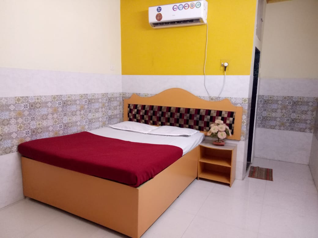 AC Room Tariffs Rs. 950 per person on twin sharing basis.
Timing - 9 am to 5:30 pm or 6 pm to 9 am