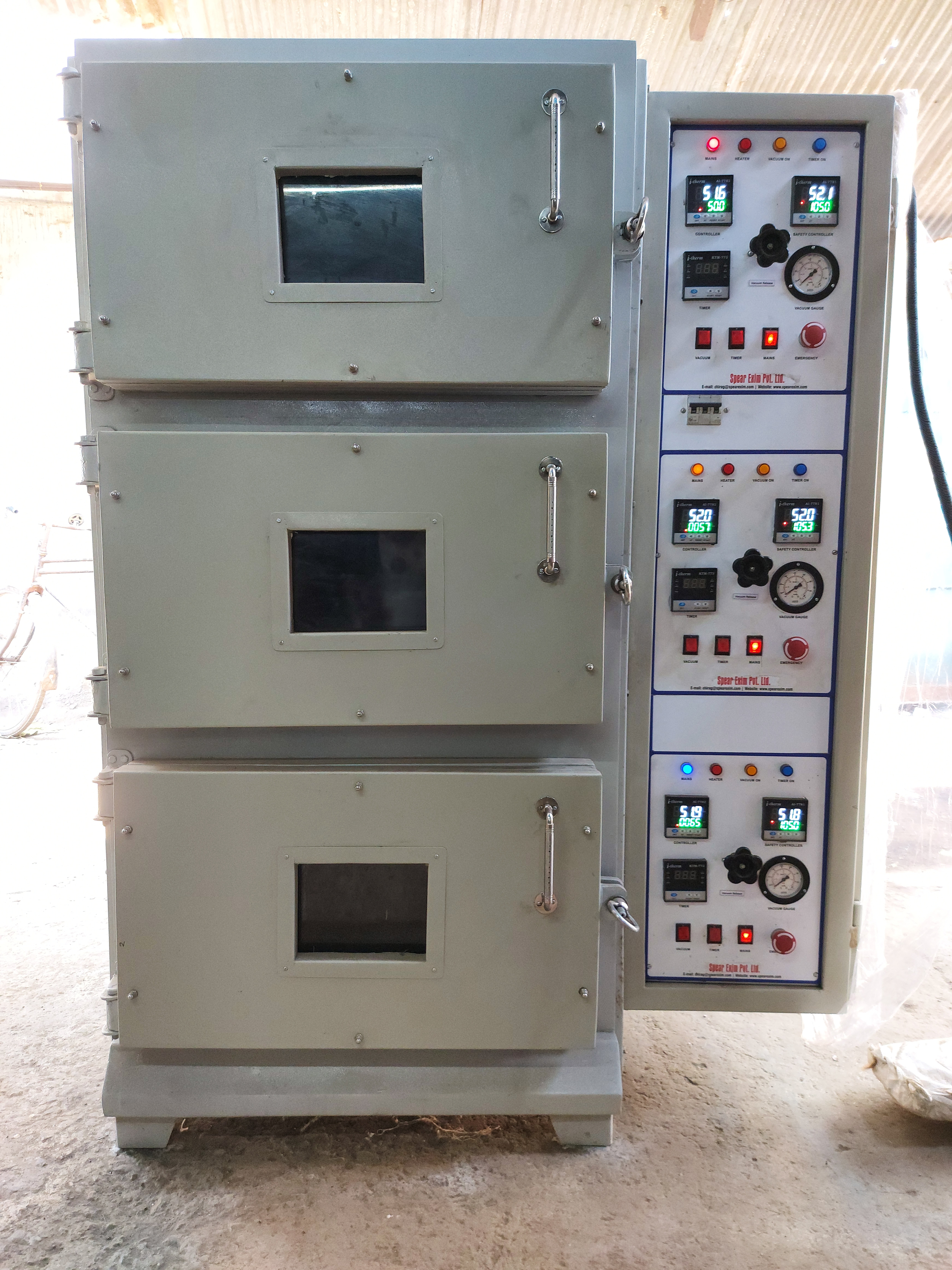 Three Layer vacuum oven is specially designed for vacuum drying of lithium battery. This 3 layer vacuum oven is one of the prime equipment used in production of lithium ion Battery, The Working Size, temperature, degree of vacuum, can be customised as per the requirement of the lithium battery industry.This vacuum oven is equipped with manual vacuum and temperature control, it is mainly used for Lithium battery materials and electrode sheet vacuum baking.