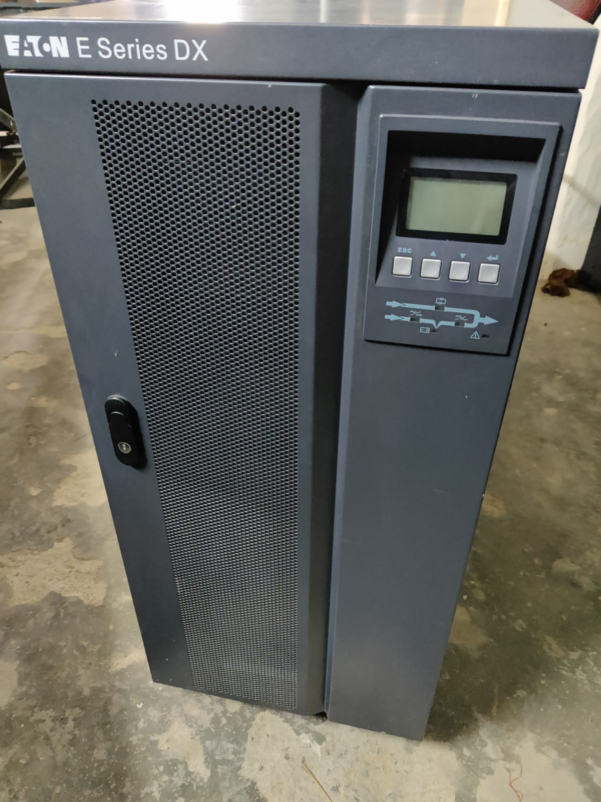 30KVA EATON EDX REFURBISHED ONLINE UPS. IN VERY GOOD CONDITONS & VERY LESS USED ON DATA CENTRE. UPS UNTOUCHED CONDITIONS.