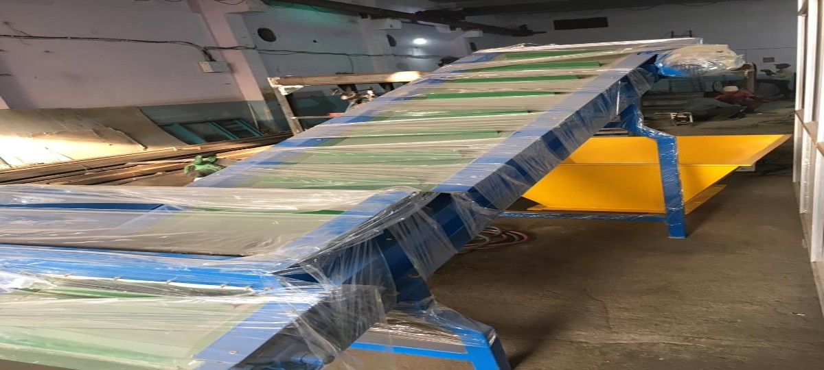 A belt conveyor is a