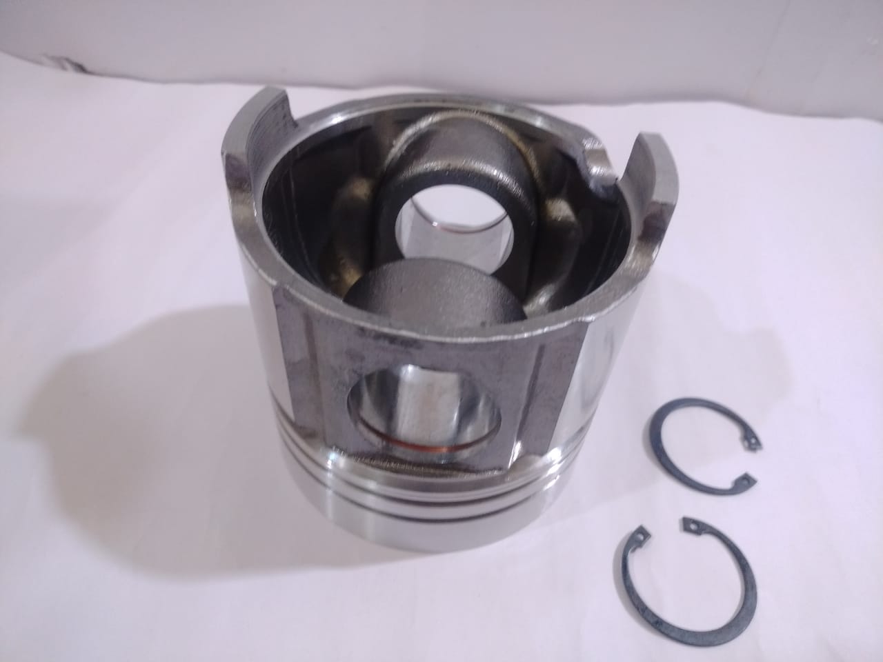 PISTON  MAKE: PERFEC