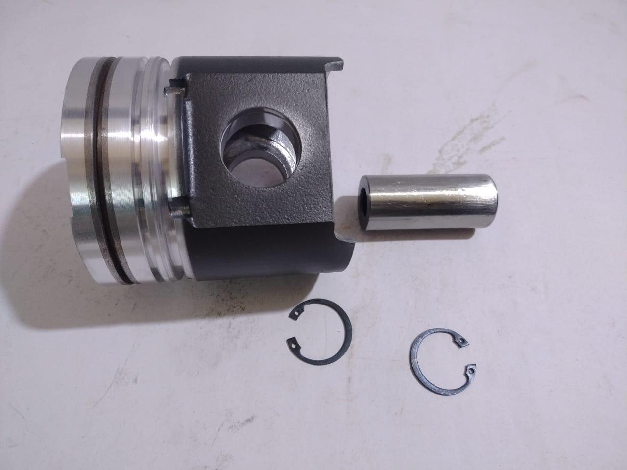 PISTON WITH PIN & CI