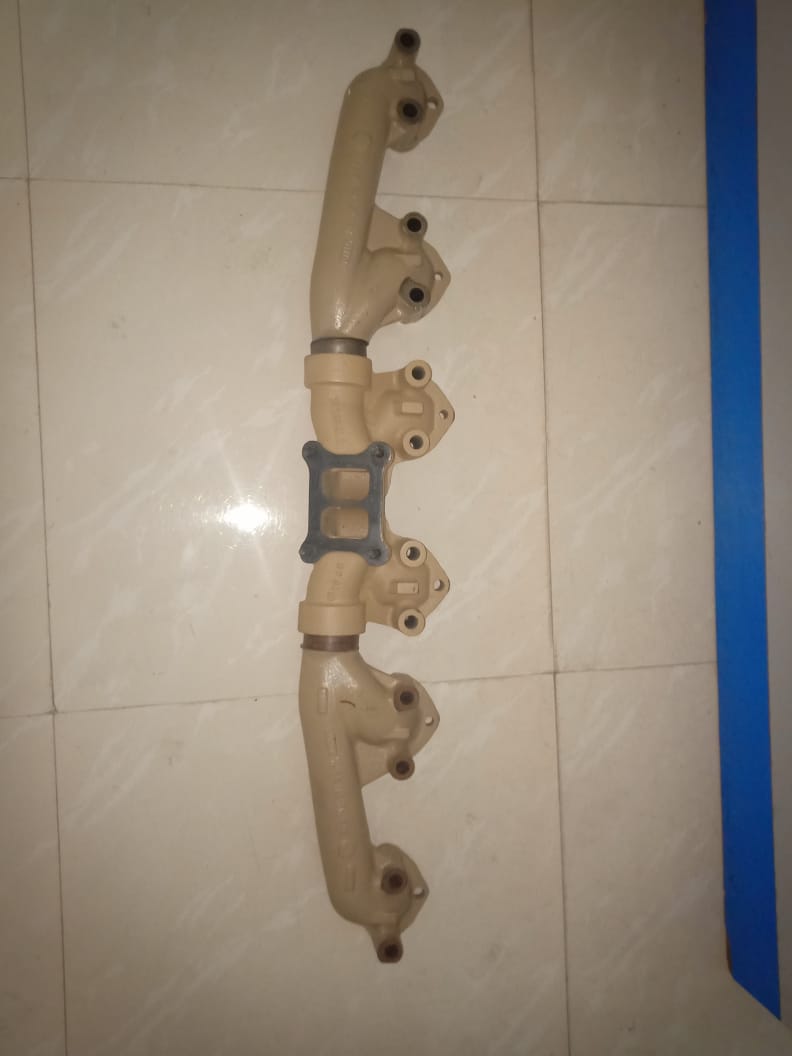  EXHAUST MANIFOLD / 