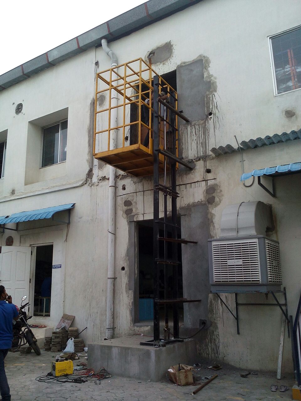 Goods Lift Manufactu