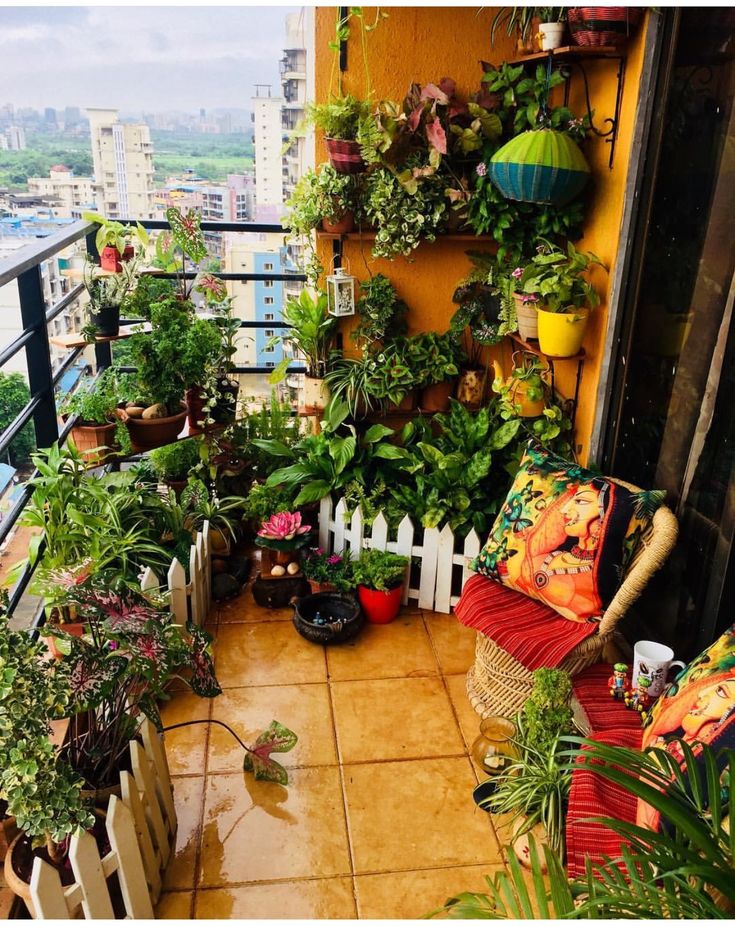 ➤ Custom Balcony Gar