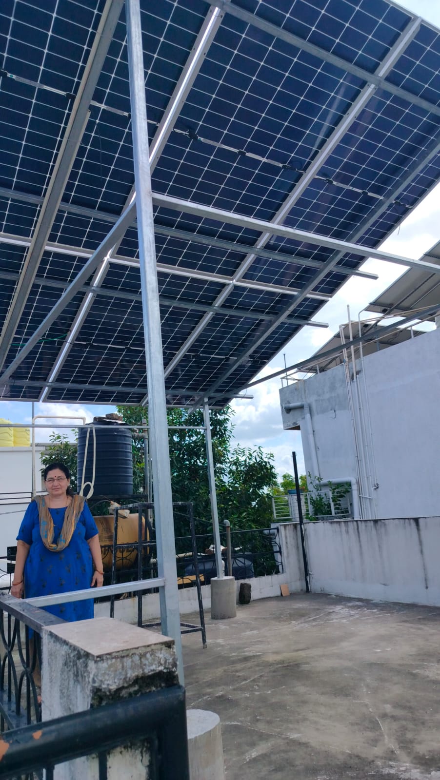 An on-grid (grid-tie
