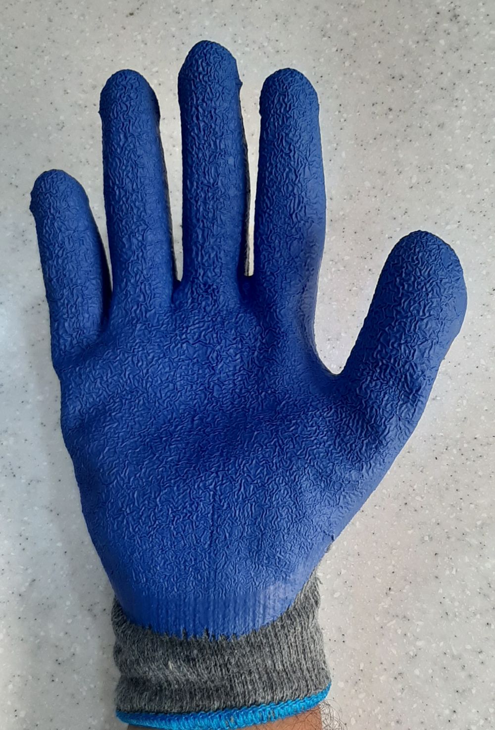 Material: LatexSize