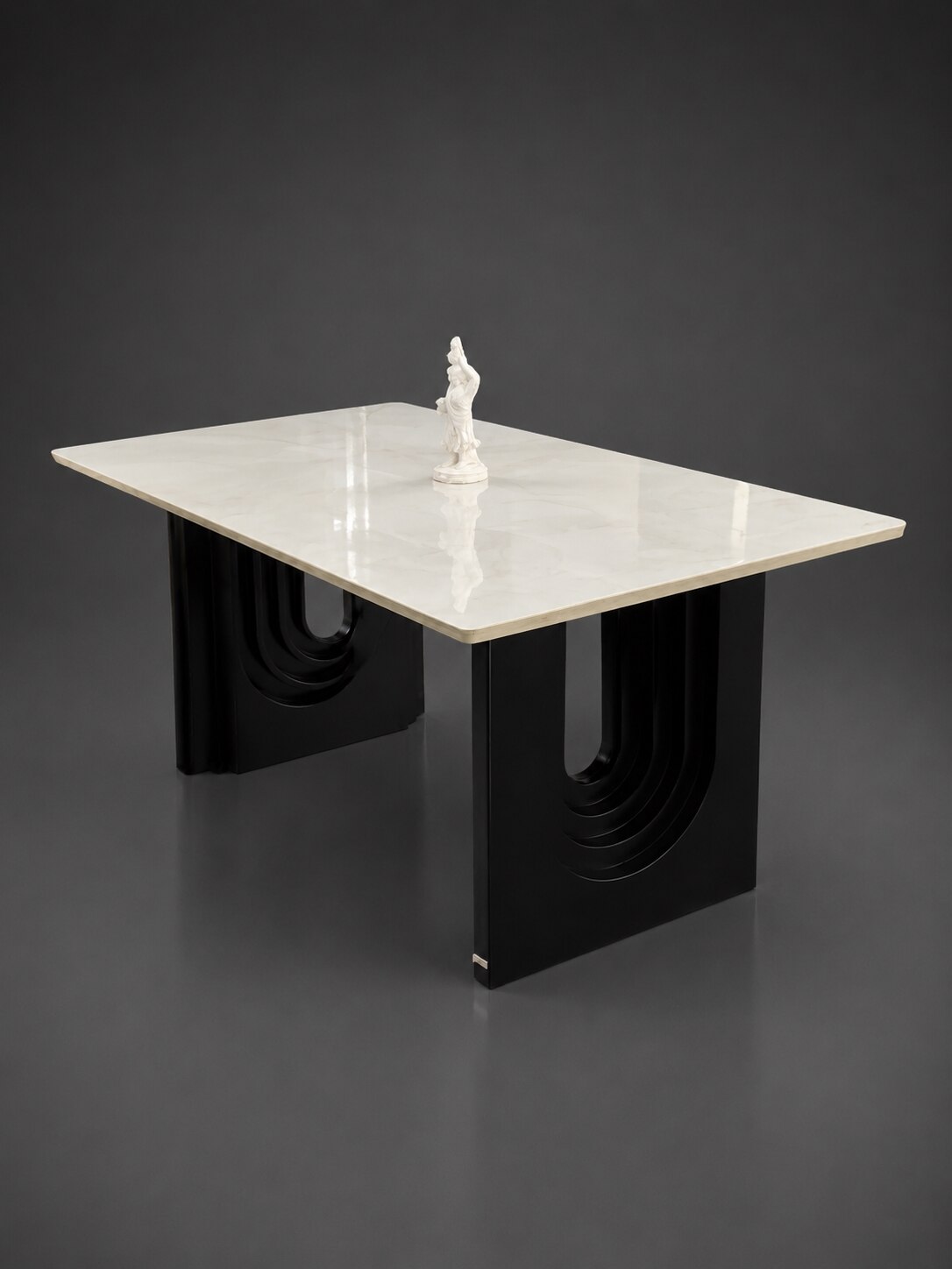 **Modern Dining Tabl