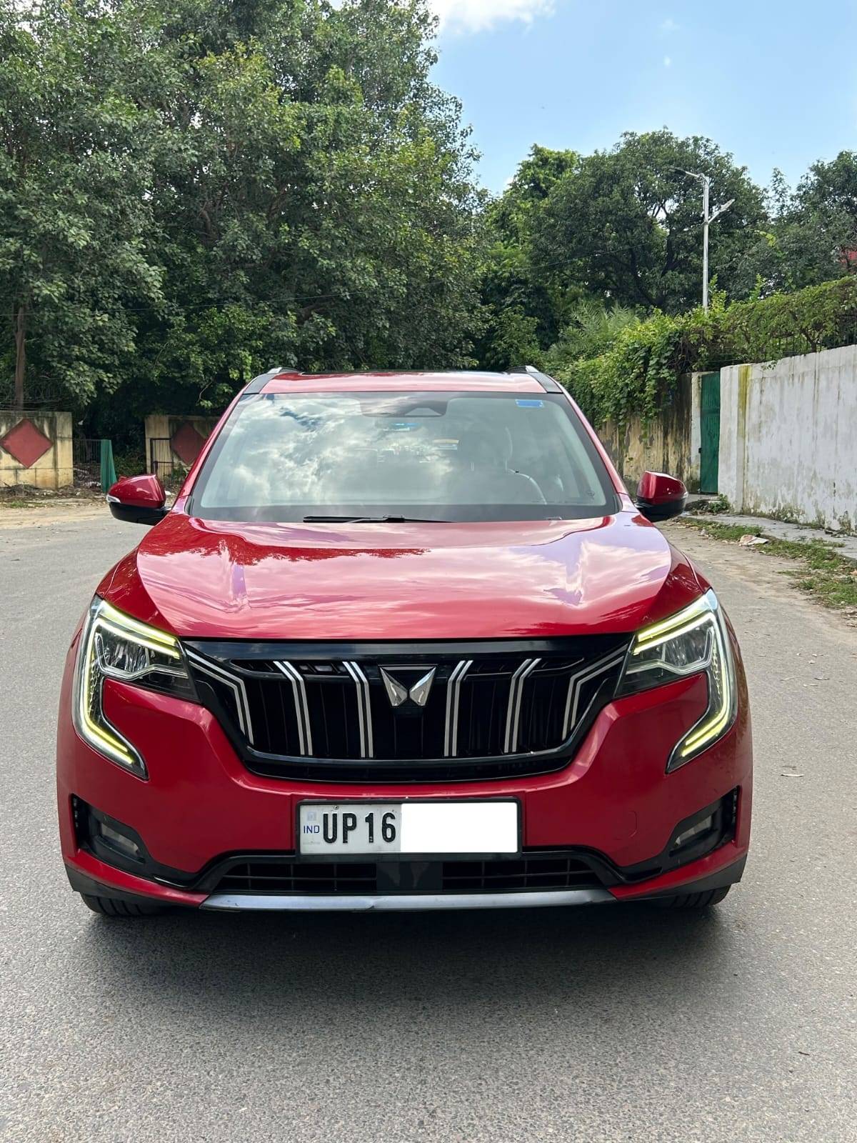 MAHINDRA XUV700 AX7 2022 image 1