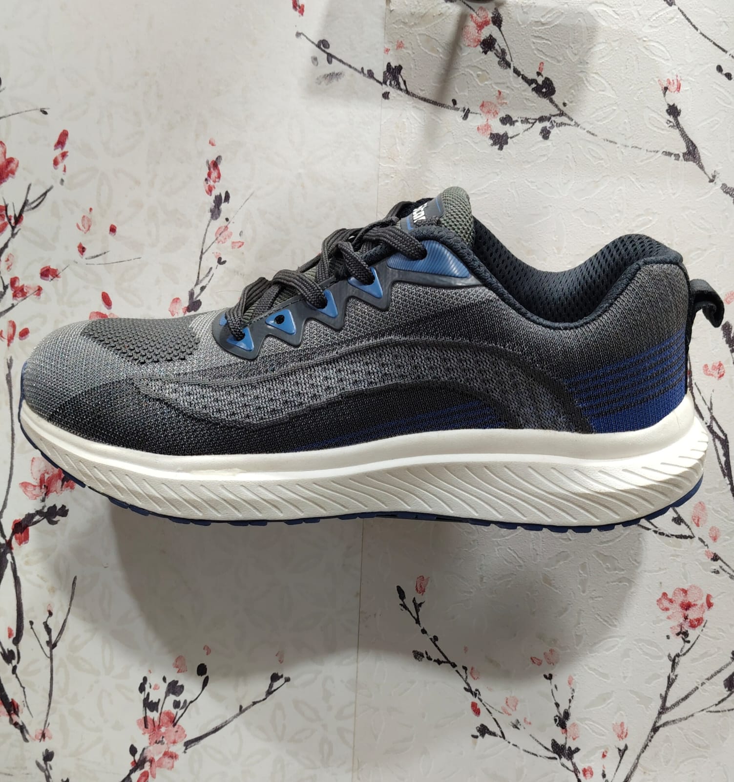 SAFETY SHOES image 1