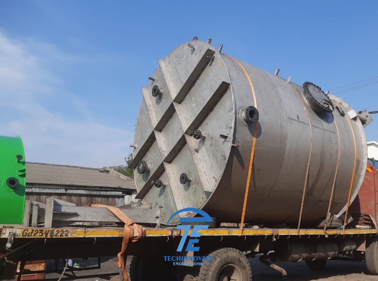 MS Lubricating Oil Storage Tank Manufacturer image 1
