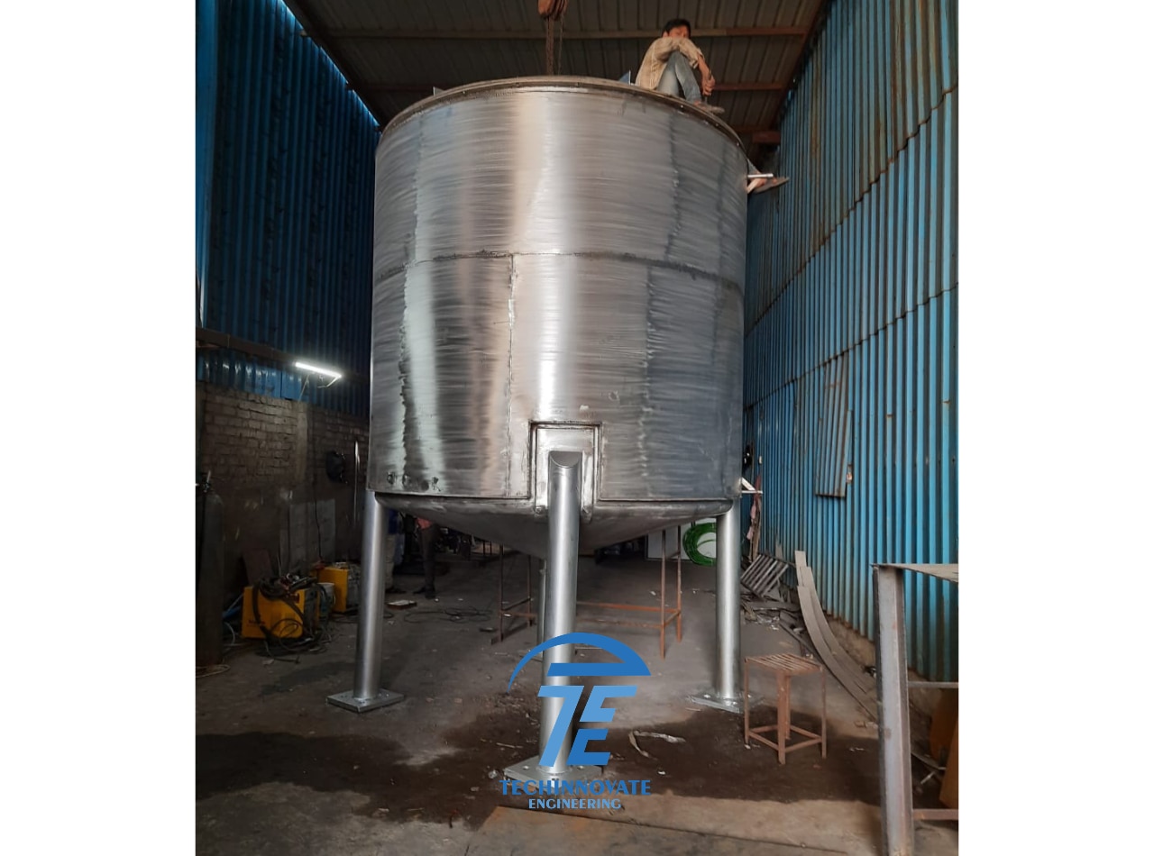 SS Conical Bottom Storage Tank Manufacturer image 1