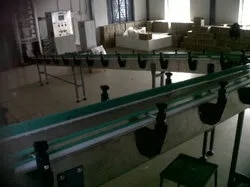Heavy Duty Slat Conveyor System image 1