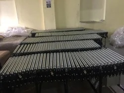 Powered Expandable Roller Conveyor image 1