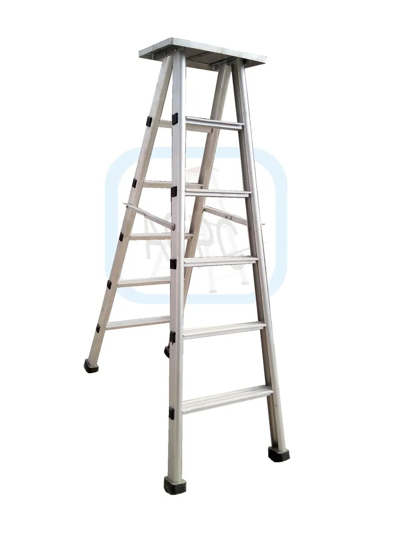 Aluminium Folding Stool Ladder image 1